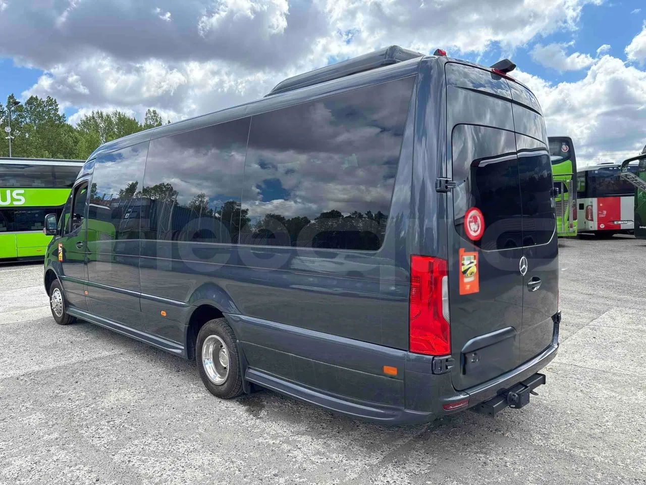 Mercedes-Benz Sprinter - 3/4 Rear Left Side