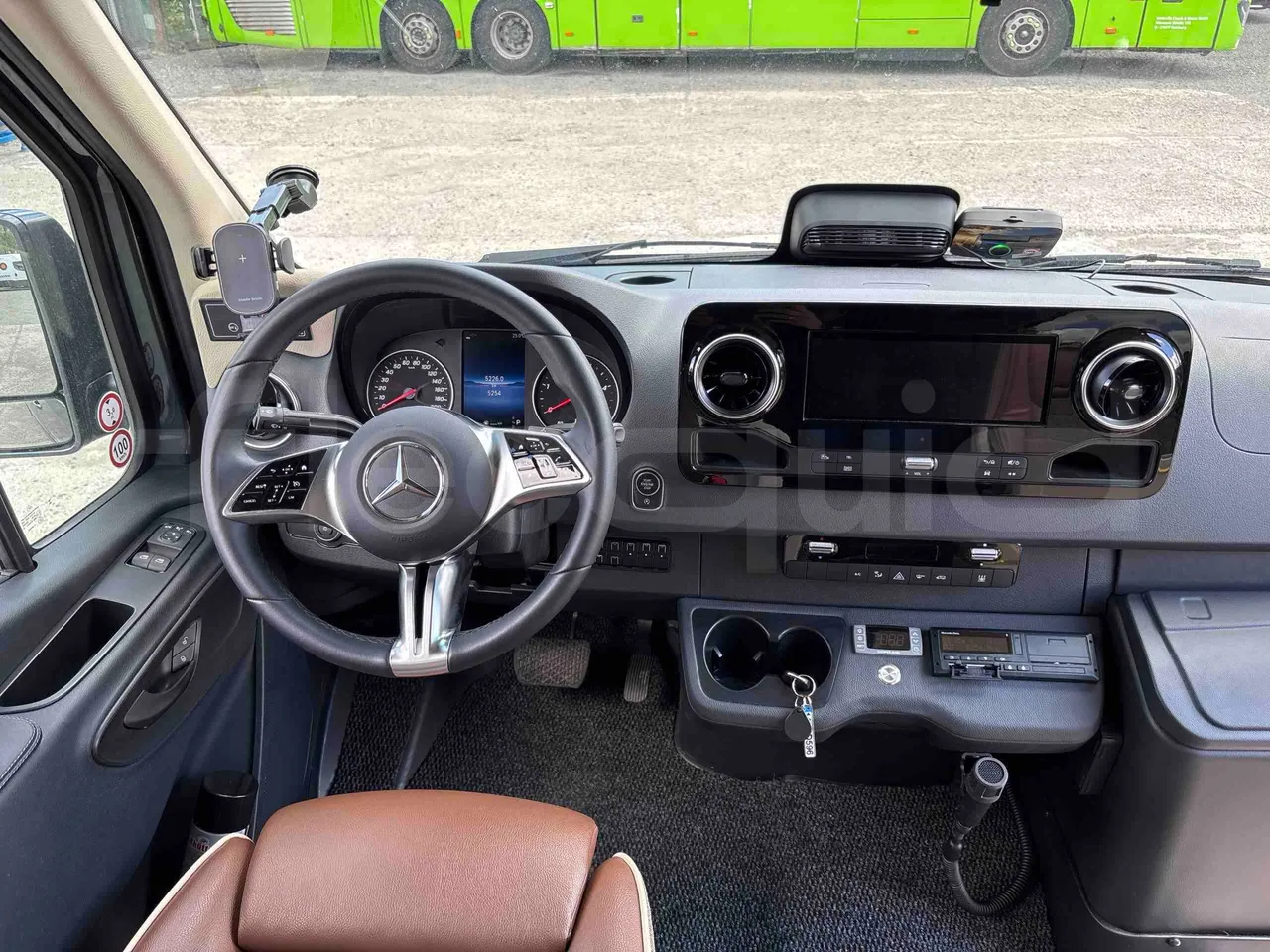 Mercedes-Benz Sprinter - Complete Driver's Dashboard