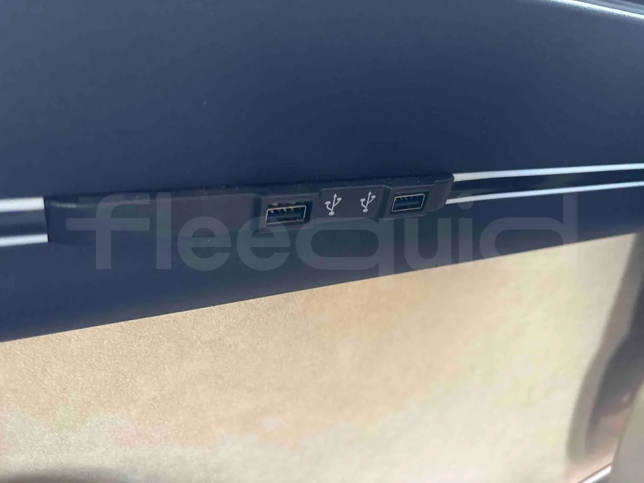 Mercedes-Benz Sprinter - Usb Charging