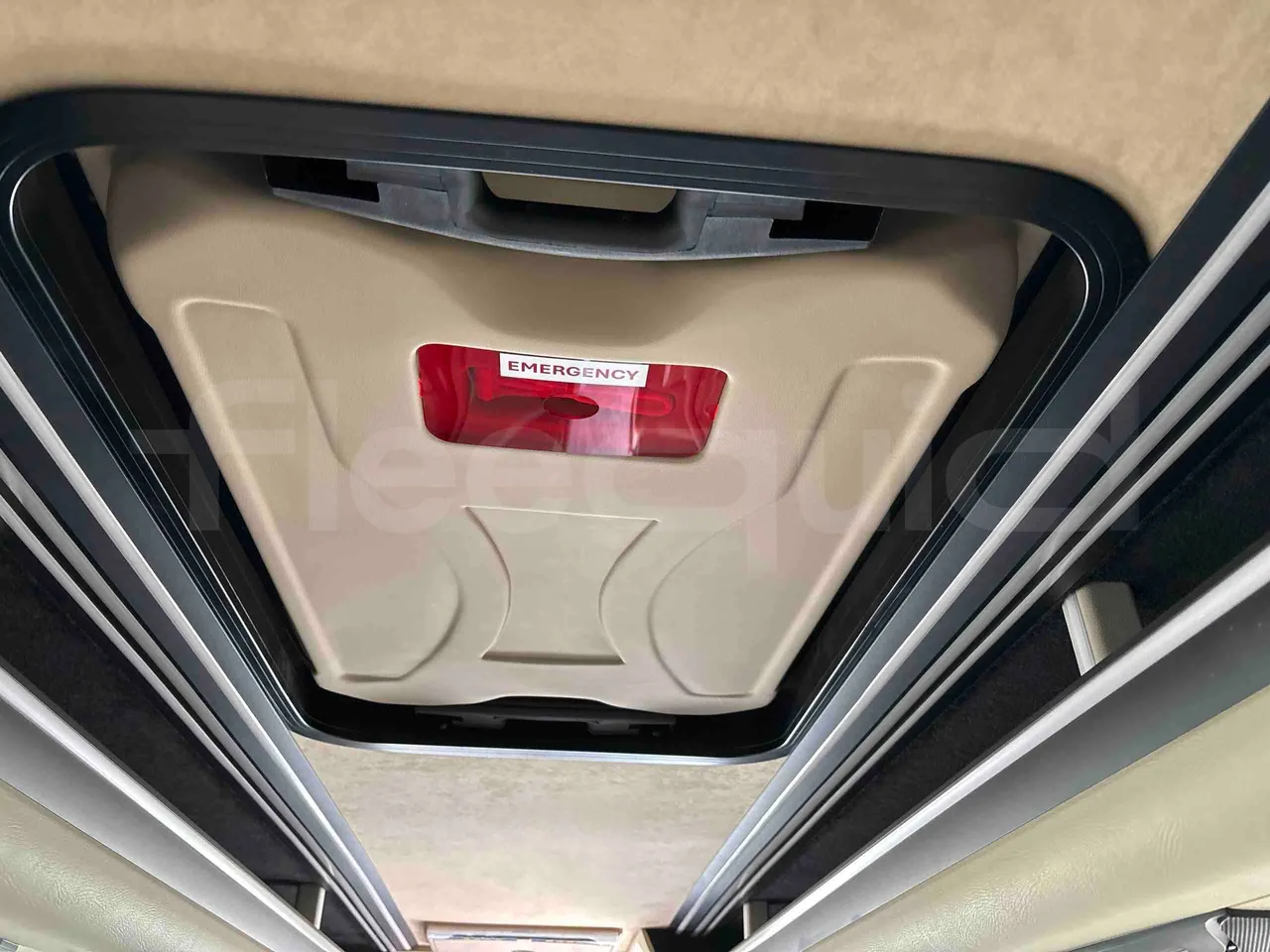 Mercedes-Benz Sprinter - Roof Hatch 1