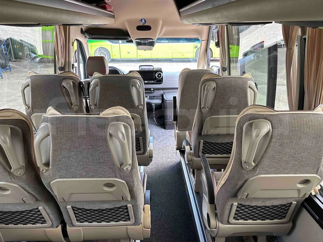 Mercedes-Benz Sprinter - Forward Seats From Middle Position