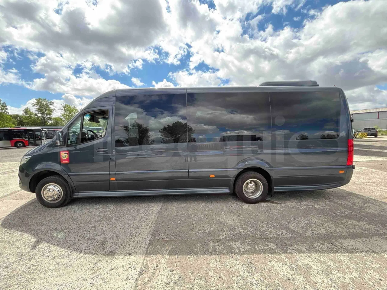 Mercedes-Benz Sprinter - Left Side