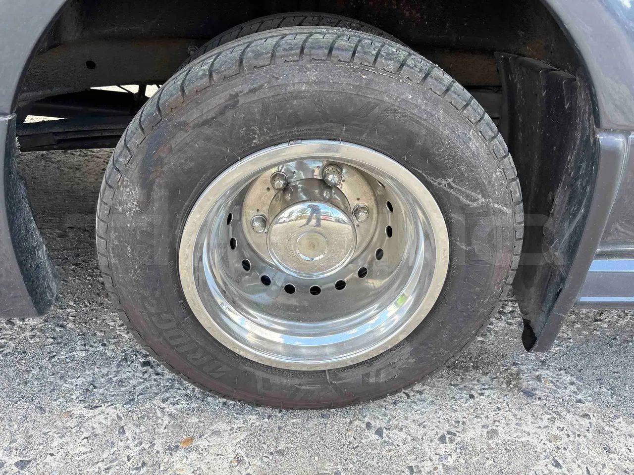 Mercedes-Benz Sprinter - First Axle Left Side: Tyre Tread
