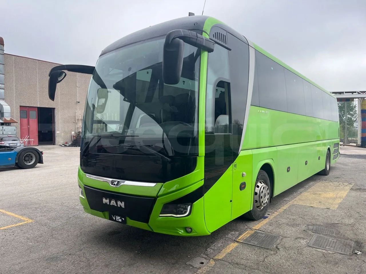 Man Lion's Coach C Joacb - Euro6 - 338kW - 13.100mt - 3/4 front left