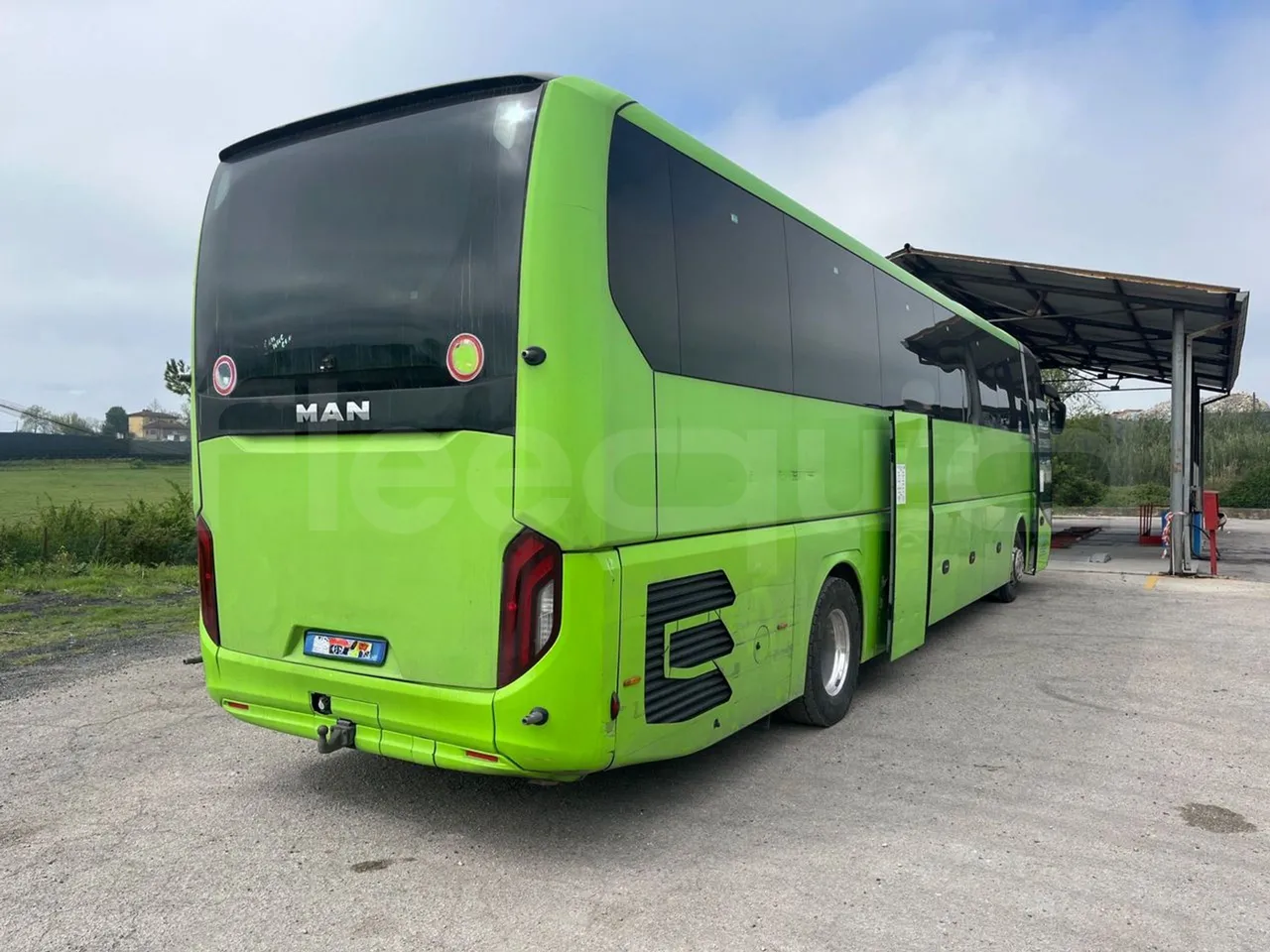 Man Lion's Coach C Joacb - Euro6 - 338kW - 13.100mt - 3/4 right rear doors open