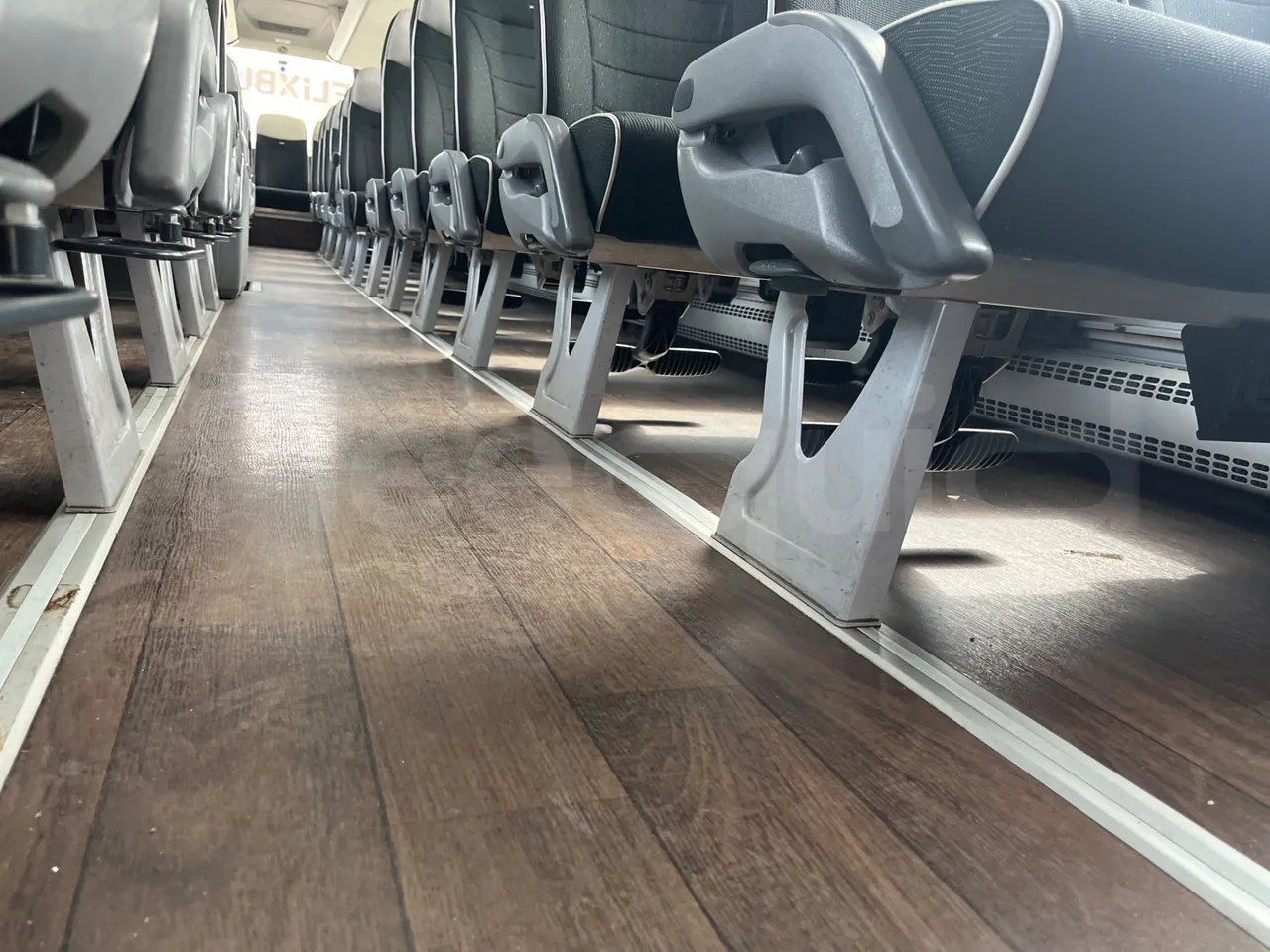 Man Lion's Coach C Joacb - Euro6 - 338kW - 13.100mt - seat brackets photo