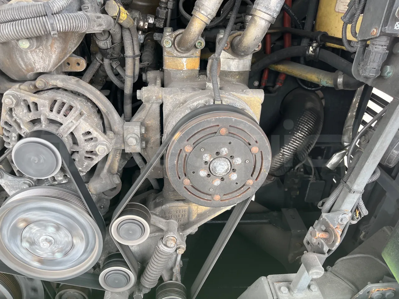 Man Lion's Coach C Joacb - Euro6 - 338kW - 13.100mt - air conditioning compressor