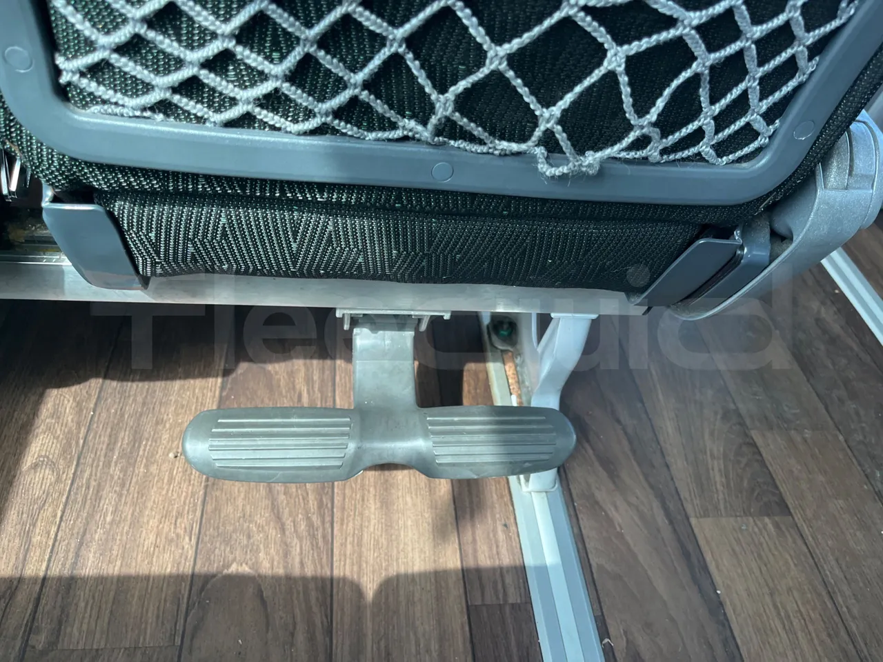 Man Lion's Coach C Joacb - Euro6 - 338kW - 13.100mt - footrest detail photo