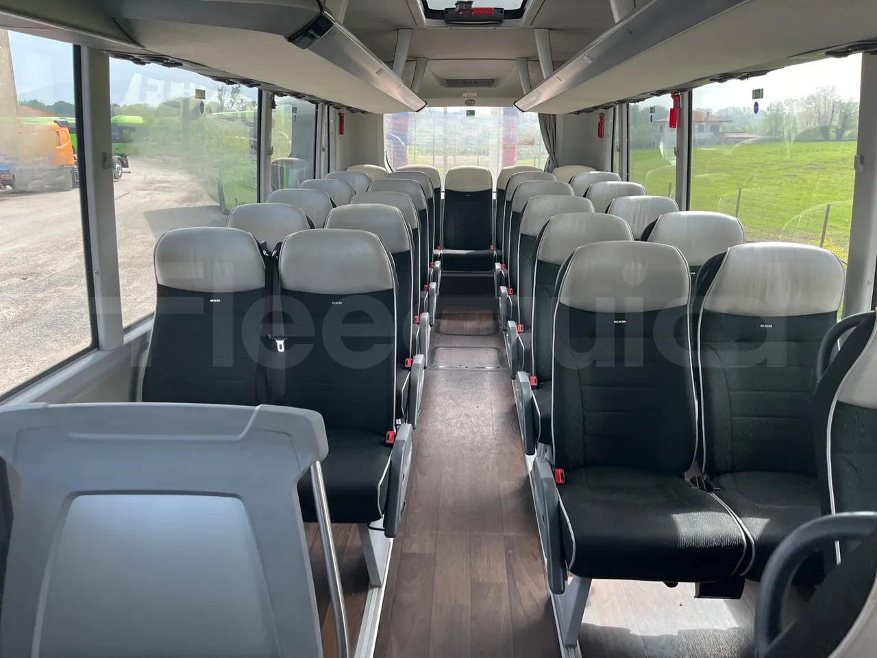 Man Lion's Coach C Joacb - Euro6 - 338kW - 13.100mt - reverse view middle aisle