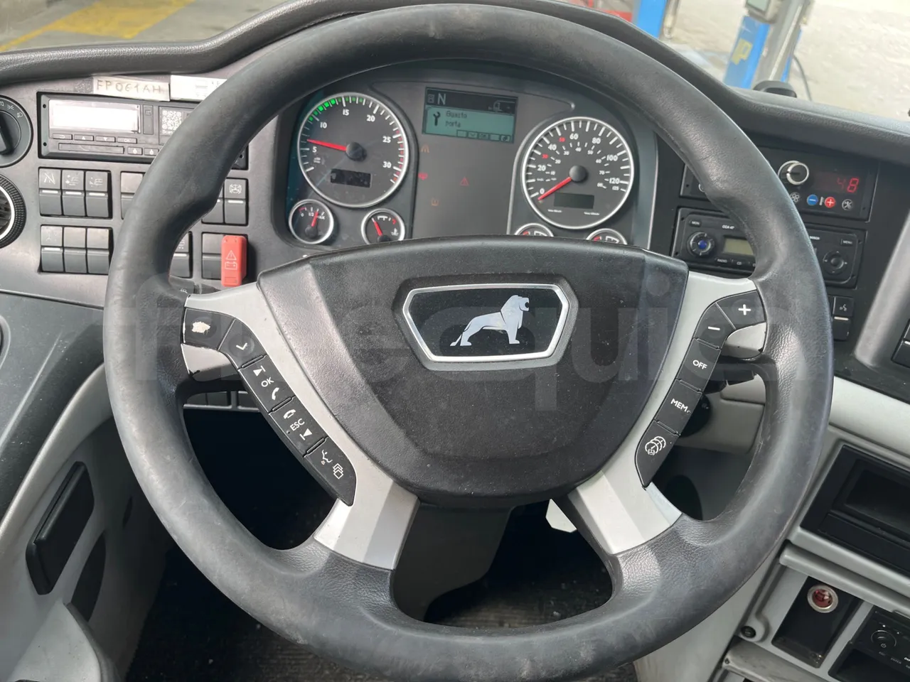 Man Lion's Coach C Joacb - Euro6 - 338kW - 13.100mt - steering wheel photo