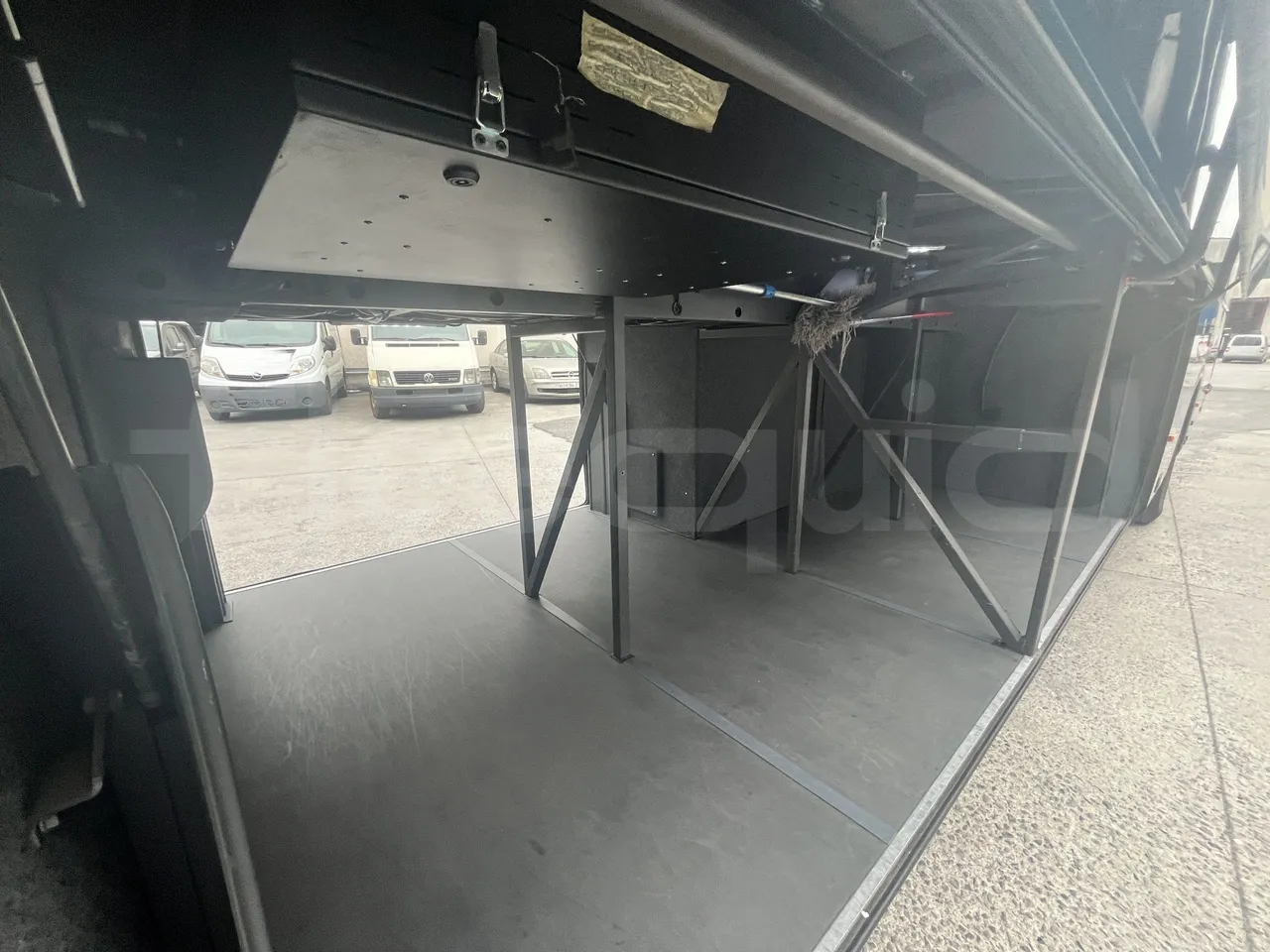 Irizar i6s - Luggage