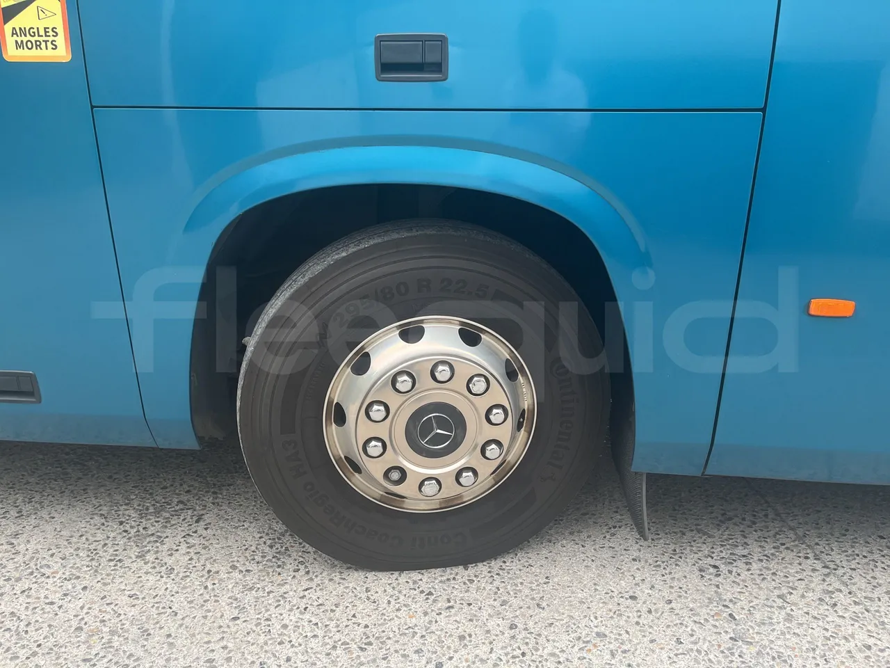 Irizar i6s - Second Axle Left Side: Complete Wheel
