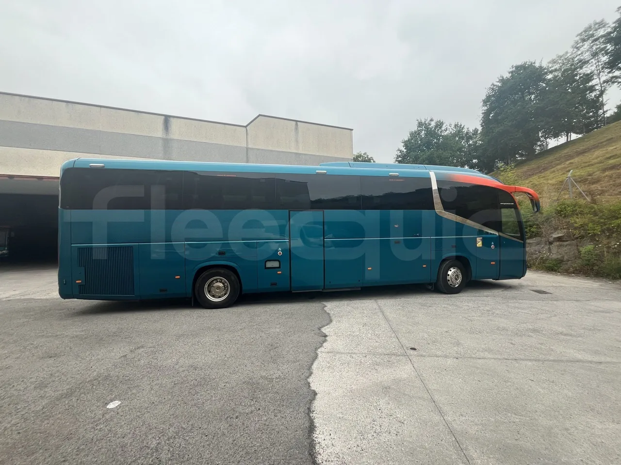 Irizar i6s - Right Side