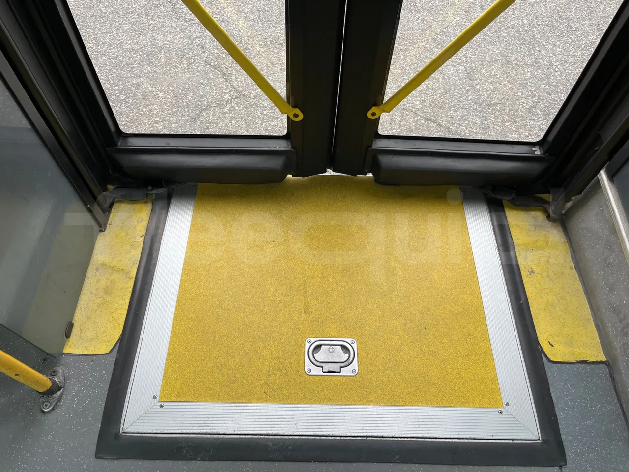 Irisbus Citelis PS09D1 PS09D1-98  - Euro5 - 213kW - 11.990mt - door mechanism photo