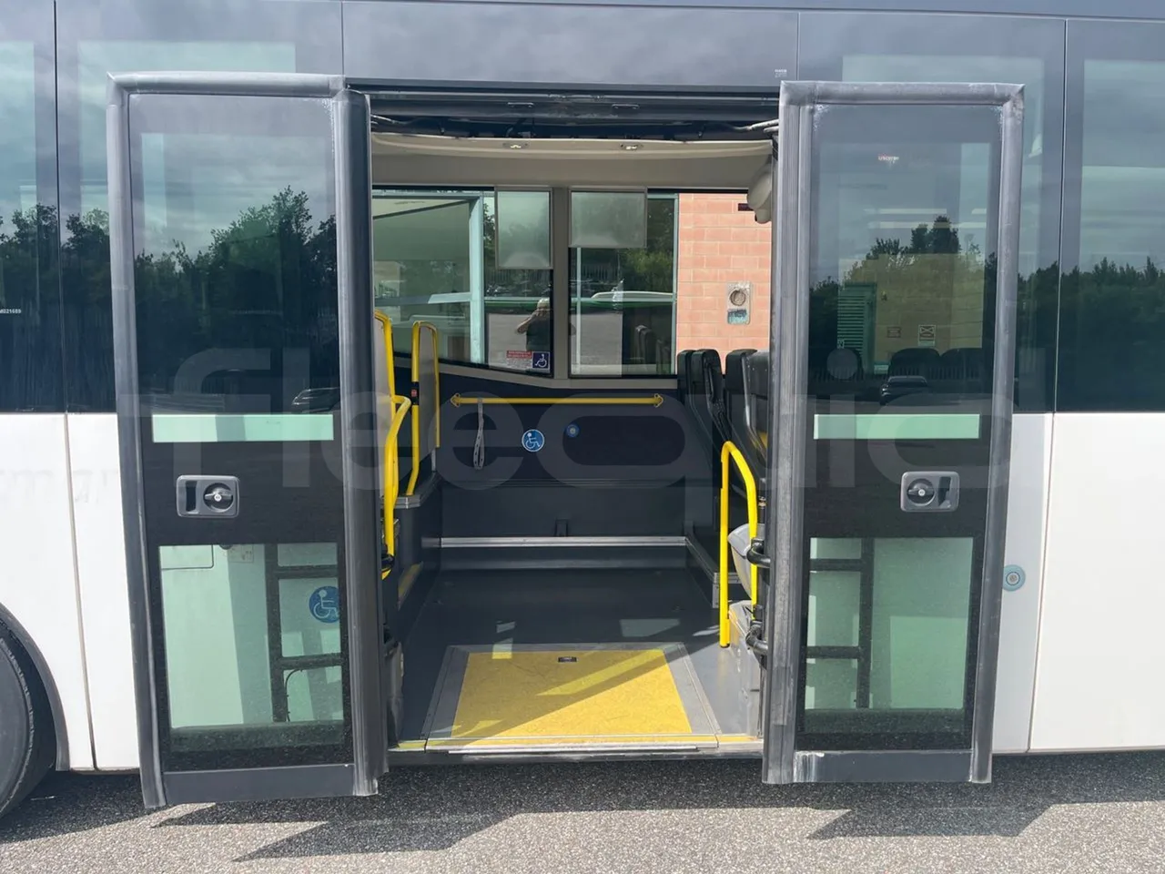 Iveco Crossway CBLE4/00 - EUR6 - 265kW - 12.150m - front door 2 open