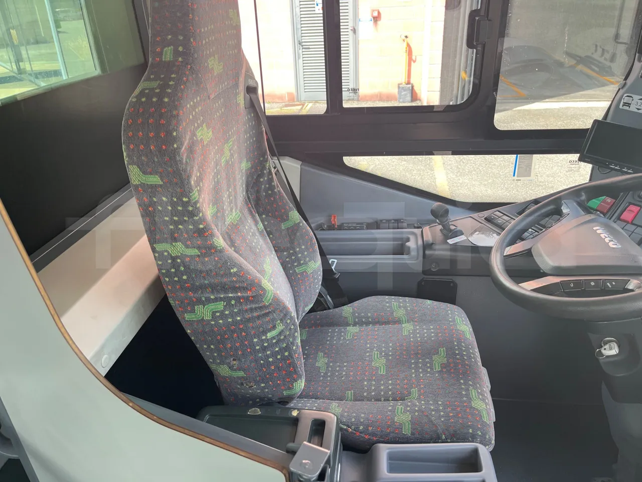 Iveco Crossway CBLE4/00 - EUR6 - 265kW - 12.150m - driver's seat photo (mandatory for bus to scrap)