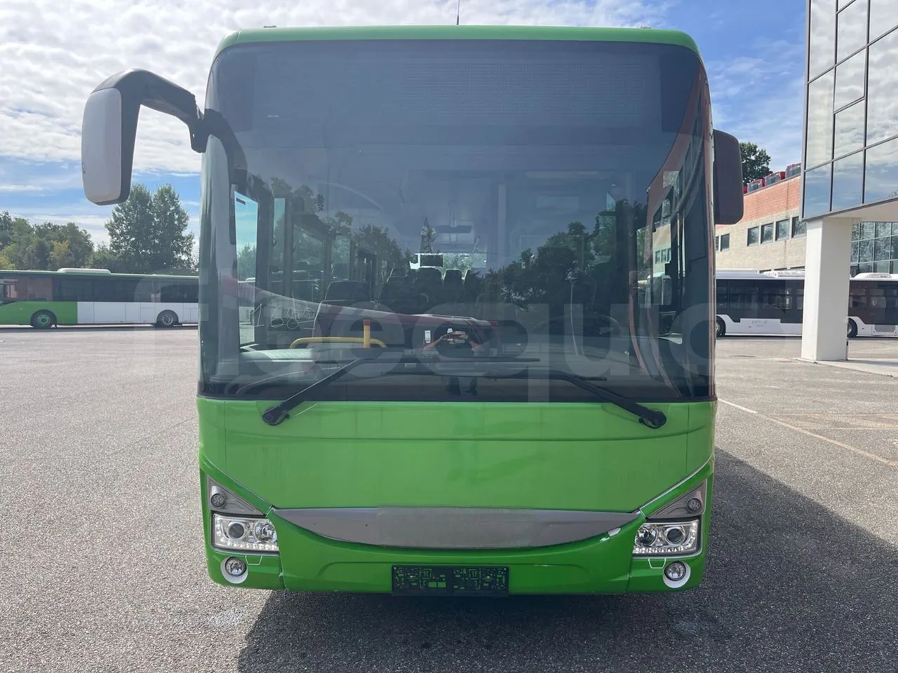 Iveco Crossway CBLE4/00 - EUR6 - 265kW - 12.150m - front photo