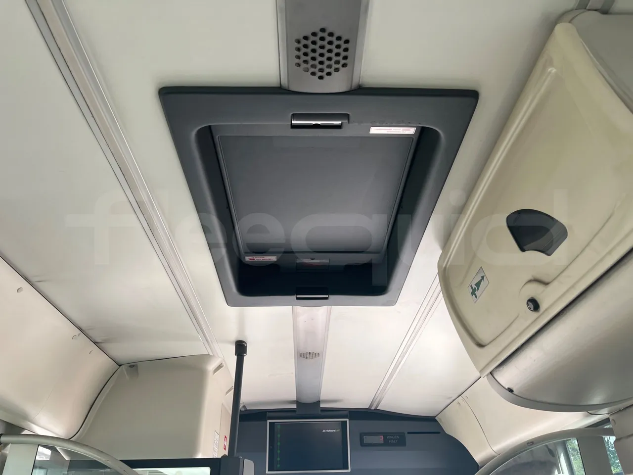Iveco Crossway CBLE4/00 - EUR6 - 265kW - 12.150m - roof hatch 1