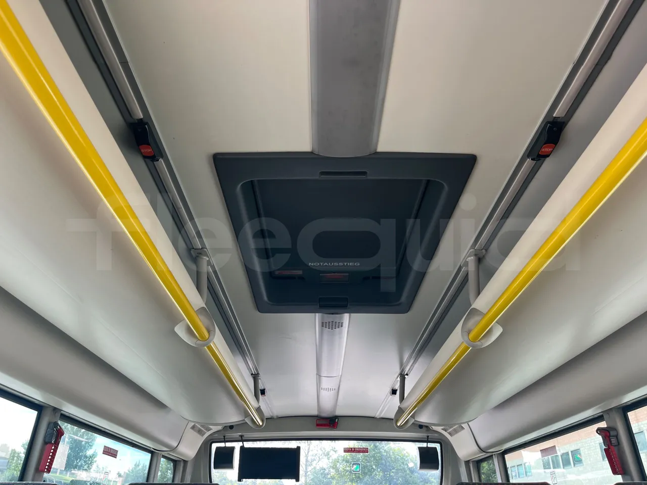 Iveco Crossway CBLE4/00 - EUR6 - 265kW - 12.150m - roof hatch 2