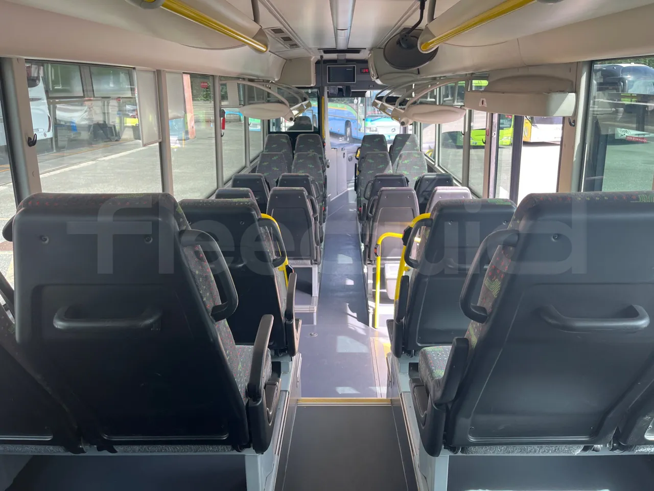 Iveco Crossway CBLE4/00 - EUR6 - 265kW - 12.150m - forward view middle aisle
