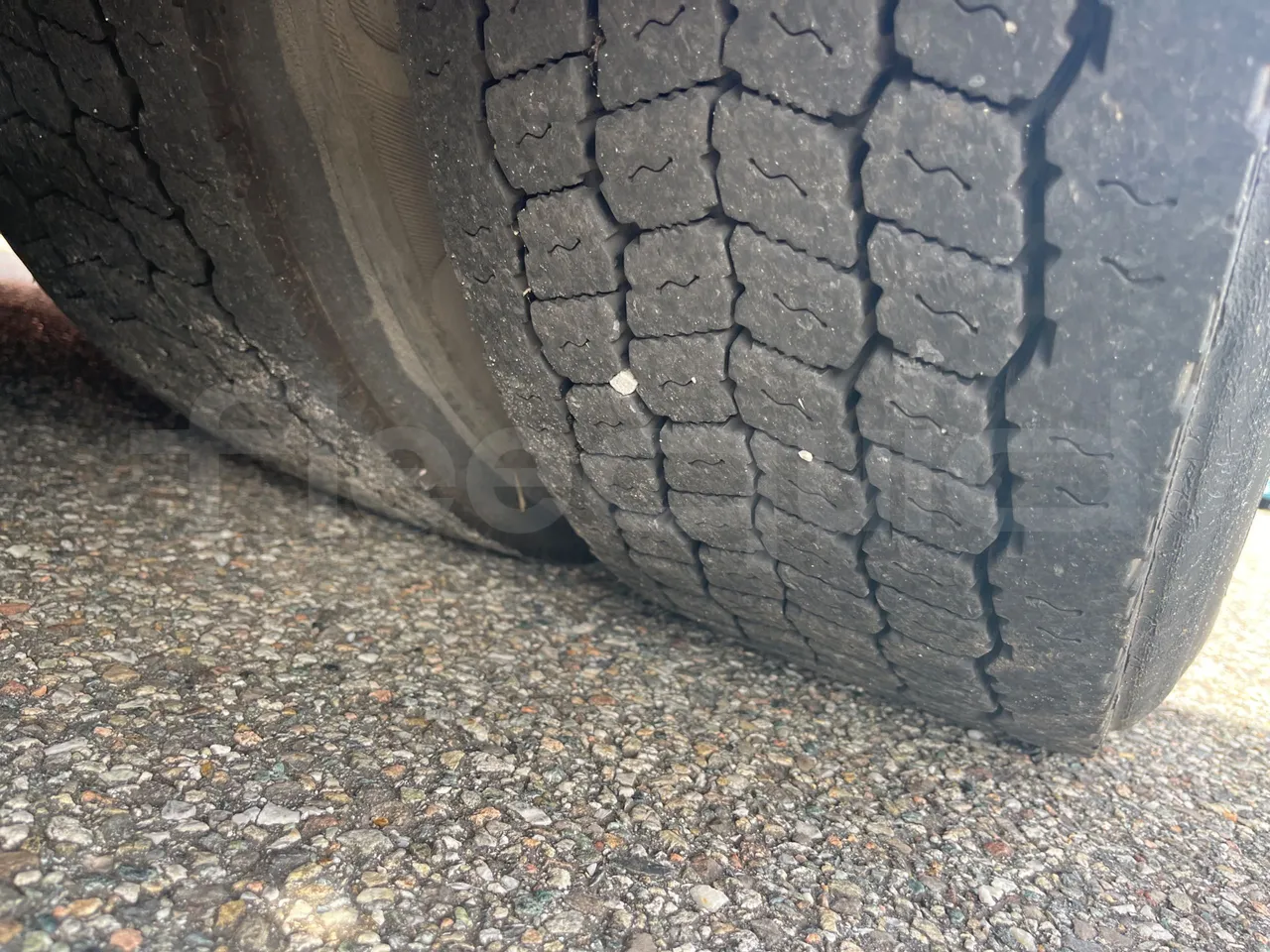 Iveco Crossway CBLE4/00 - EUR6 - 265kW - 12.150m - tread condition front tires left