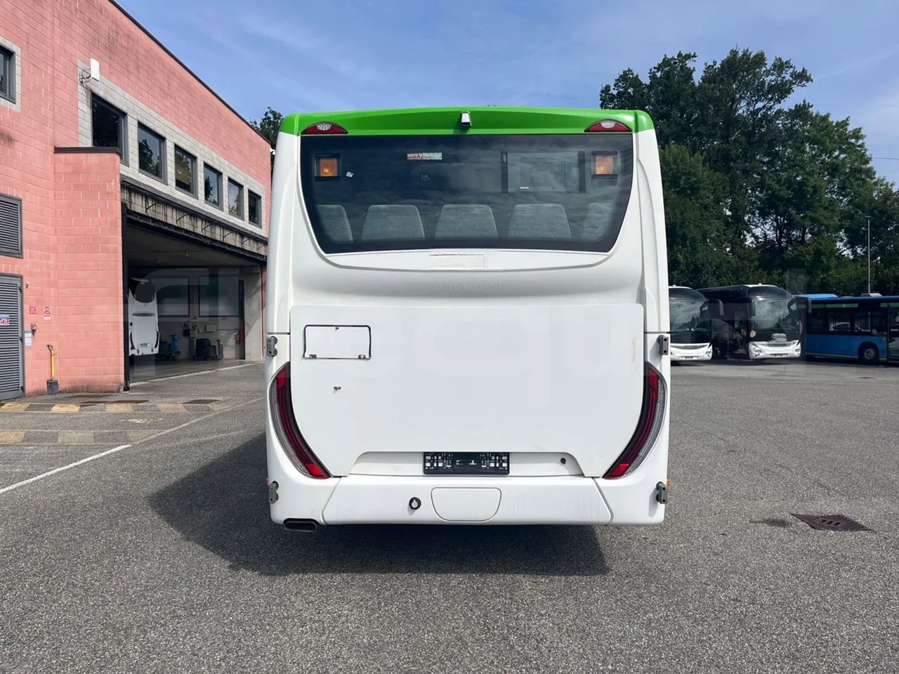 Iveco Crossway CBLE4/00 - EUR6 - 265kW - 12.150m - rear hatch closed