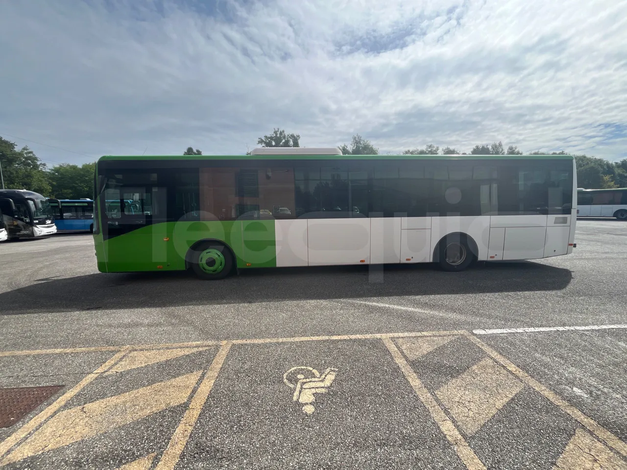 Iveco Crossway CBLE4/00 - EUR6 - 265kW - 12.150m - left side photo