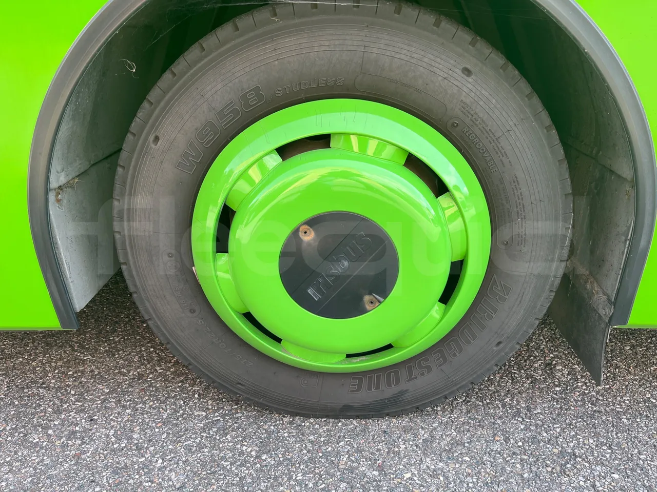 Iveco Crossway CBLE4/00 - EUR6 - 265kW - 12.150m - front left tire measurements