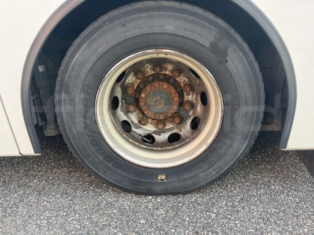 Iveco Crossway CBLE4/00 - EUR6 - 265kW - 12.150m - rear left tire photo