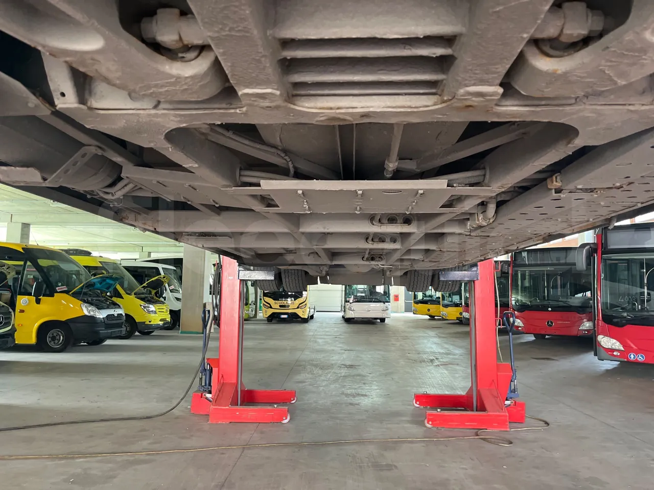 Iveco Crossway CBLE4/00 - EUR6 - 265kW - 12.150m - central undercarriage photo