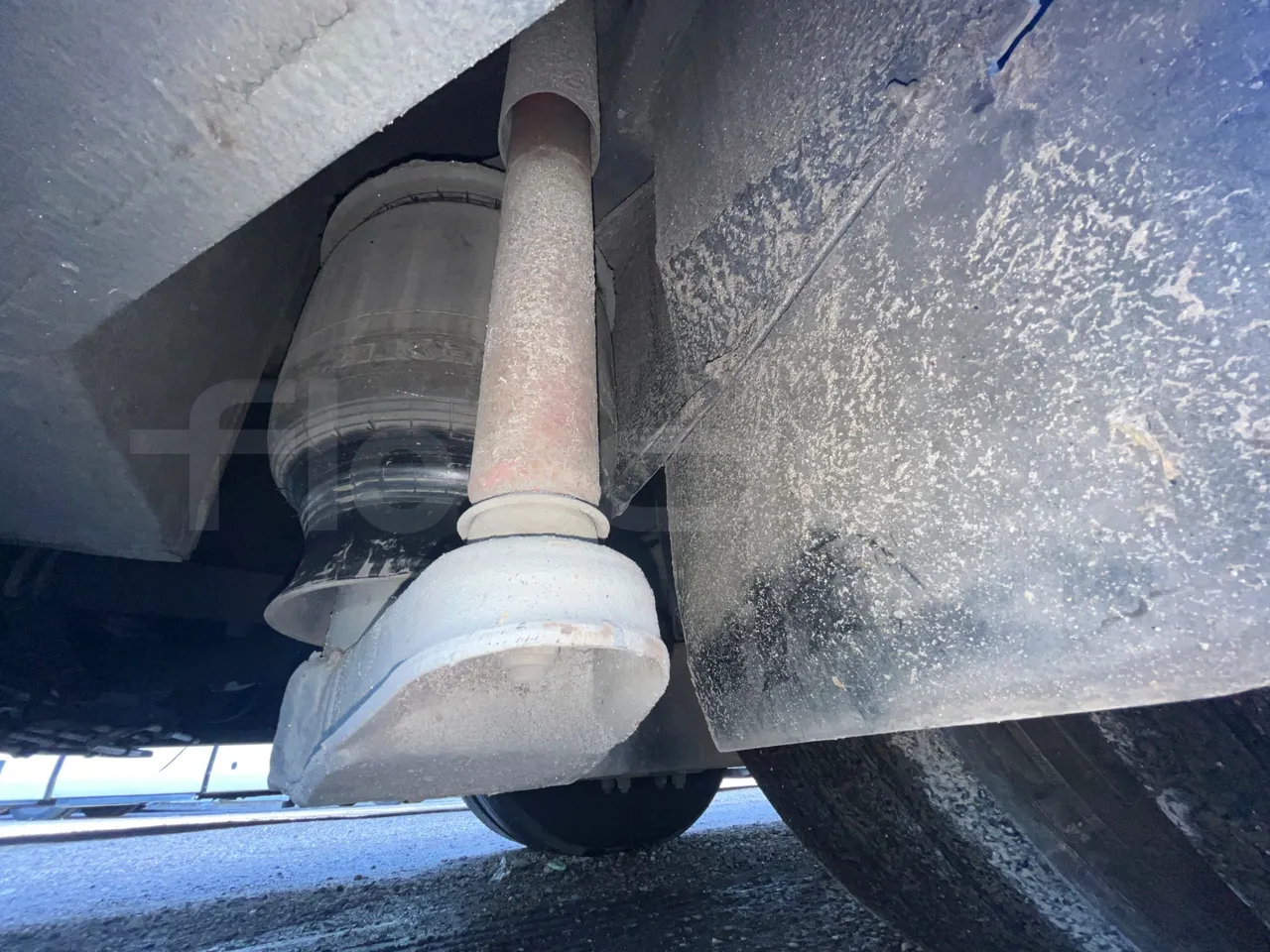 Mercedes-Benz OC 500 RF 1842 - Euro4 - 315kW - 13.500mt - axel 2 air springs 1 left