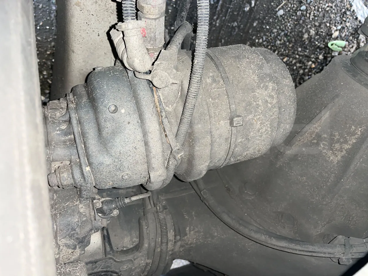 Mercedes-Benz OC 500 RF 1842 - Euro4 - 315kW - 13.500mt - axle 2 caliper brakes left