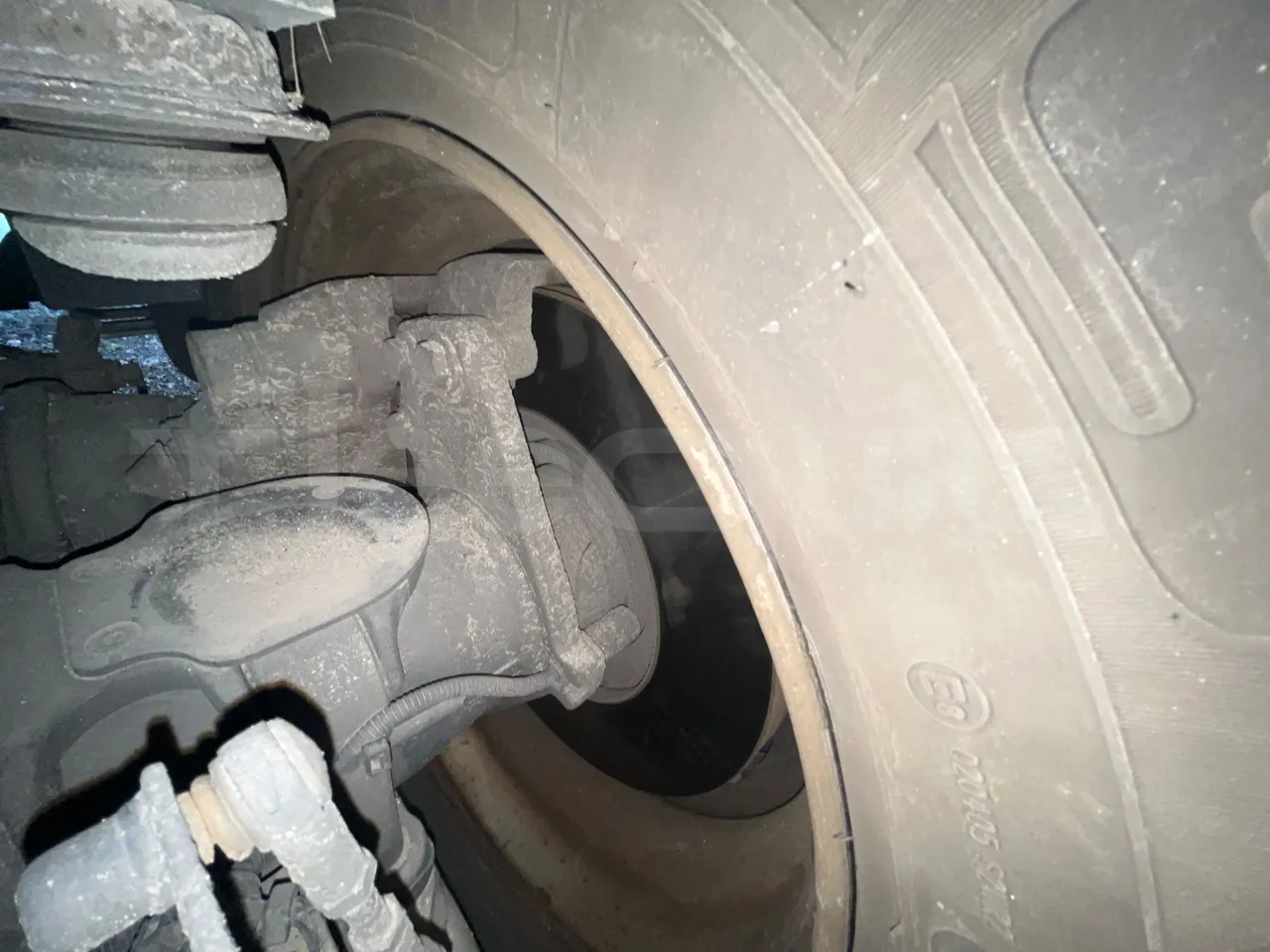 Mercedes-Benz OC 500 RF 1842 - Euro4 - 315kW - 13.500mt - axle 2 discs right