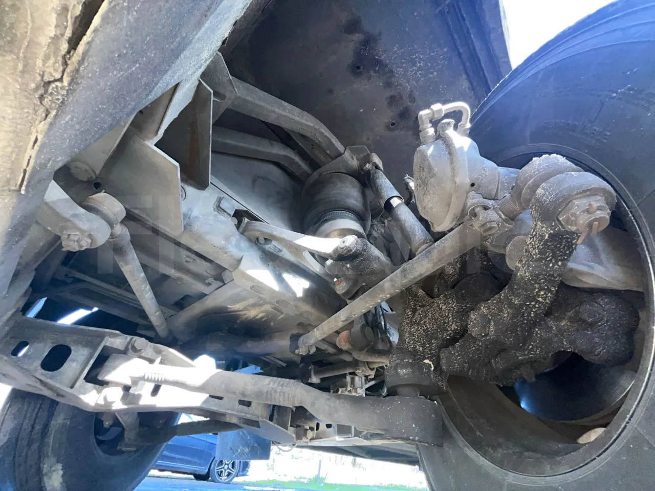 Mercedes-Benz OC 500 RF 1842 - Euro4 - 315kW - 13.500mt - front shock absorbers left