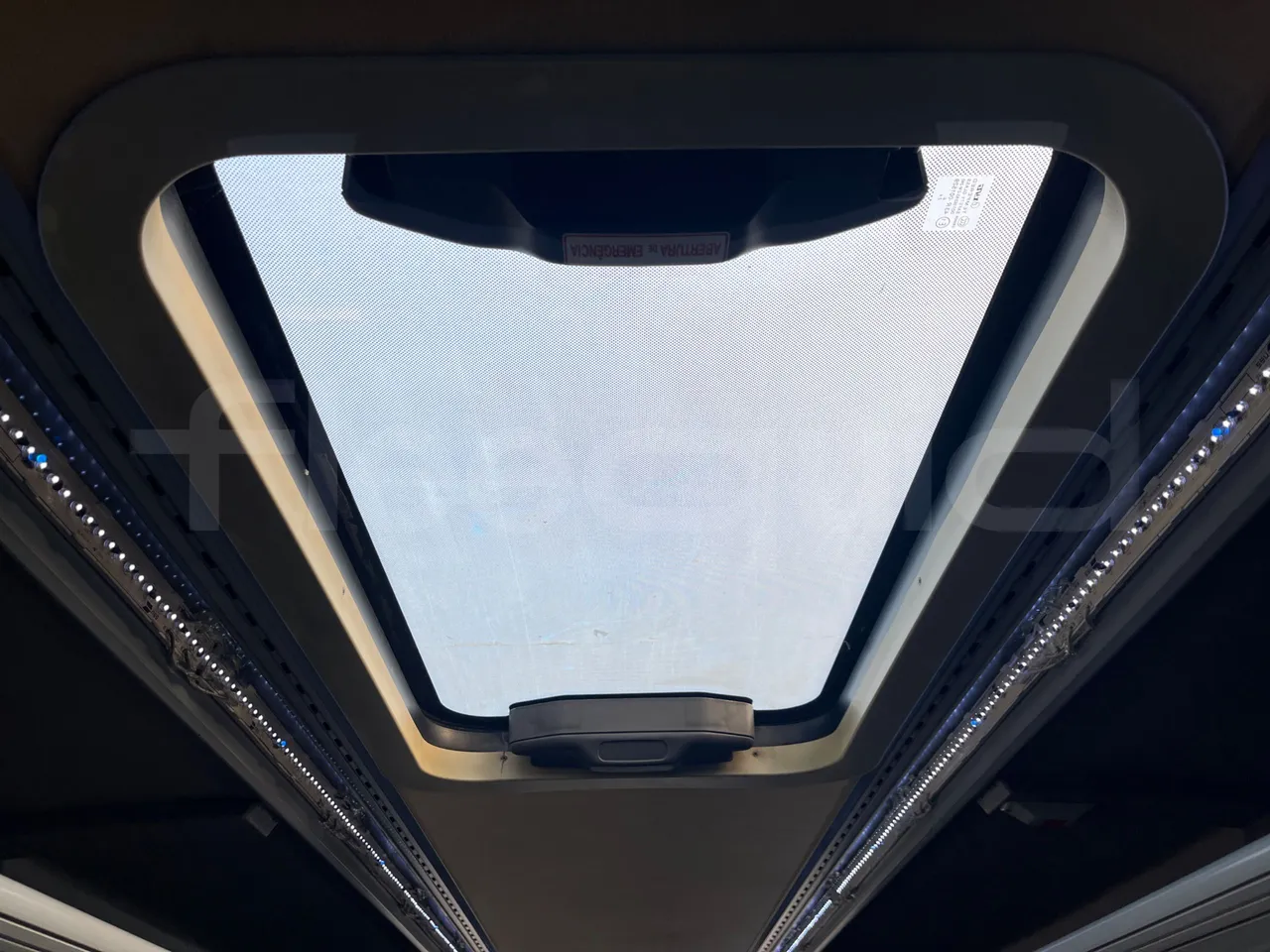 Mercedes-Benz OC 500 RF 1842 - Euro4 - 315kW - 13.500mt - roof hatch 2