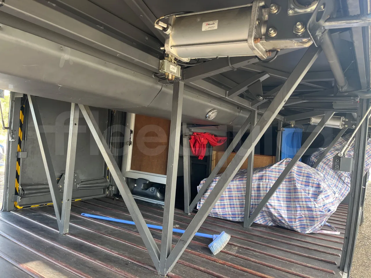 Mercedes-Benz OC 500 RF 1842 - Euro4 - 315kW - 13.500mt - internal frame rust check