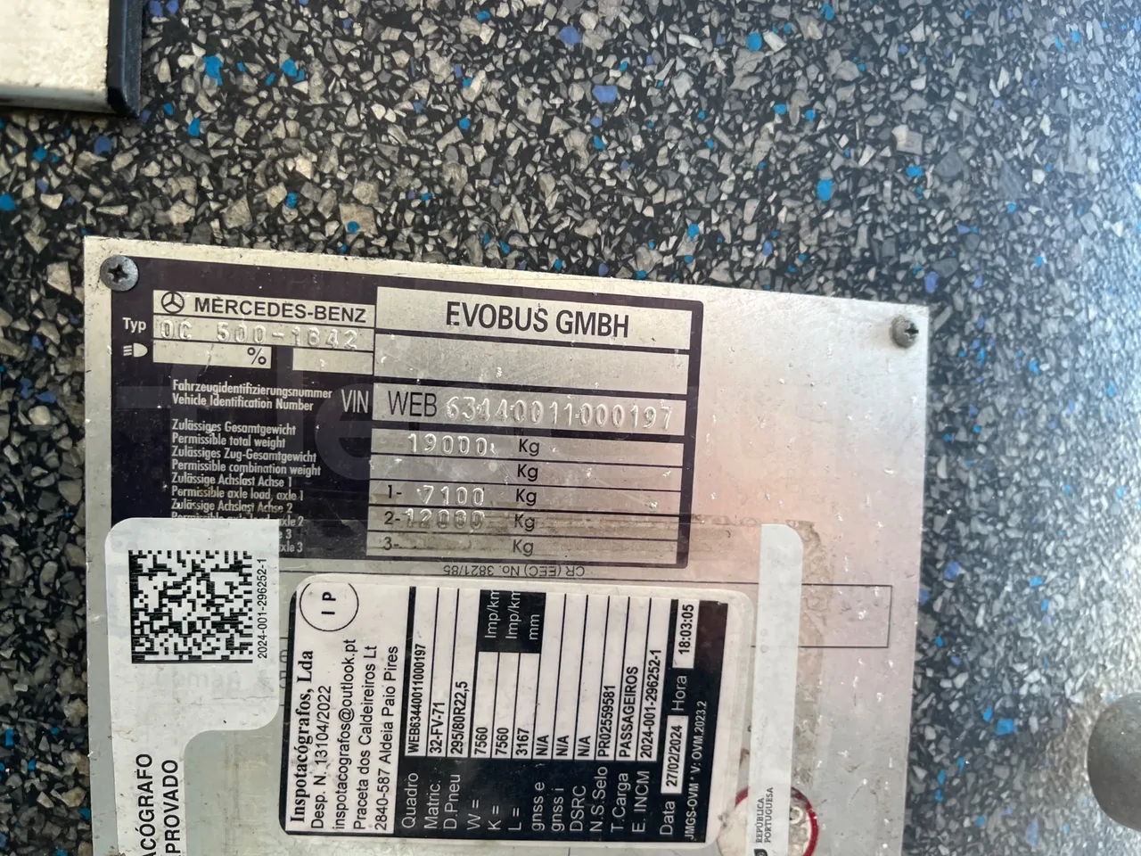 Mercedes-Benz OC 500 RF 1842 - Euro4 - 315kW - 13.500mt - vehicle plate photo