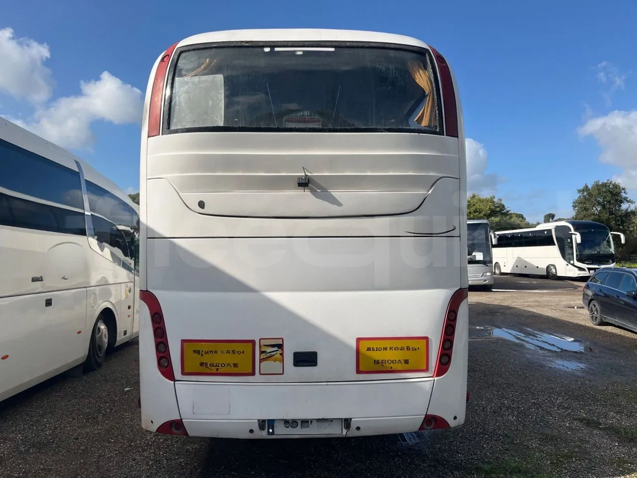 Mercedes-Benz OC 500 RF 1842 - Euro4 - 315kW - 13.500mt - rear hatch closed