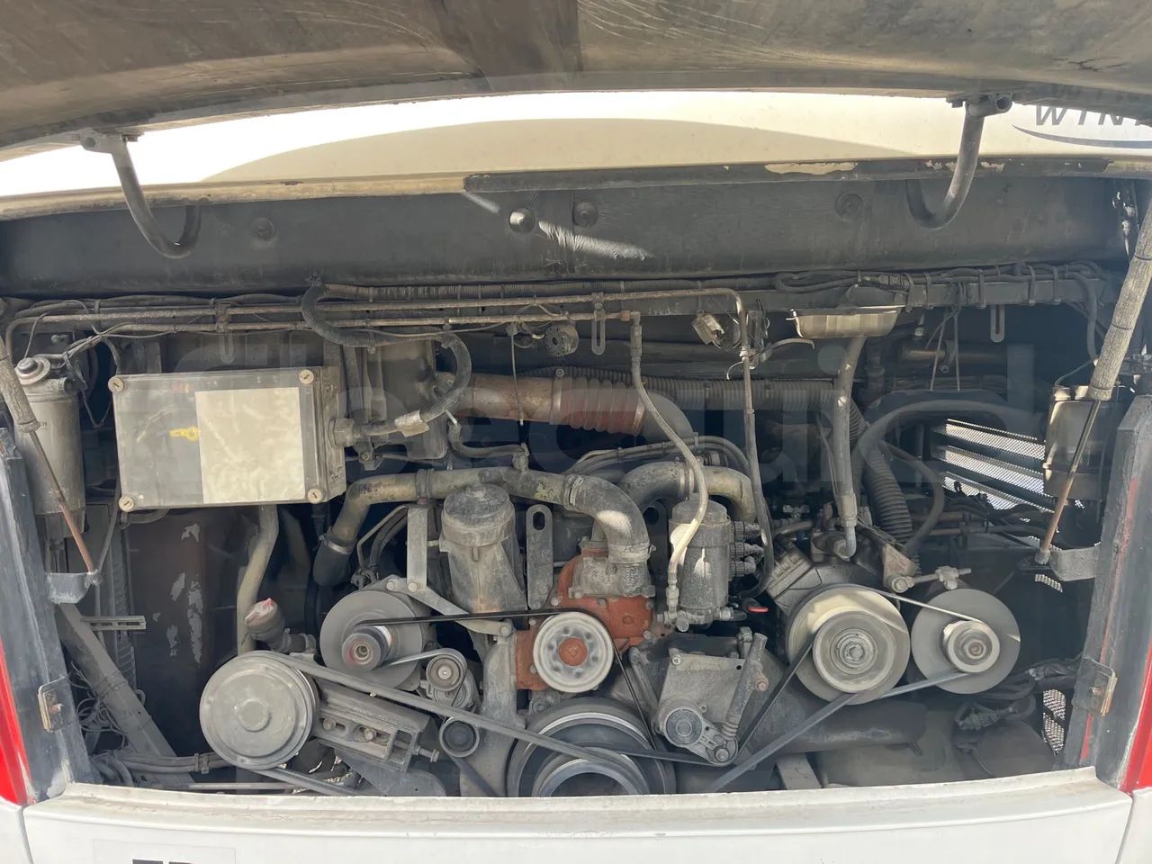 Mercedes-Benz OC 500 RF 1842 - Euro4 - 315kW - 13.500mt - rear hatch open