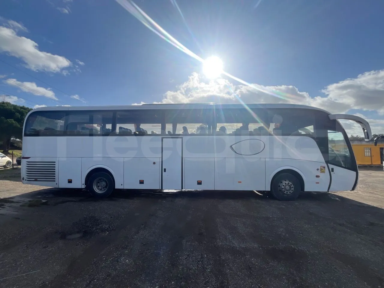 Mercedes-Benz OC 500 RF 1842 - Euro4 - 315kW - 13.500mt - right side doors closed