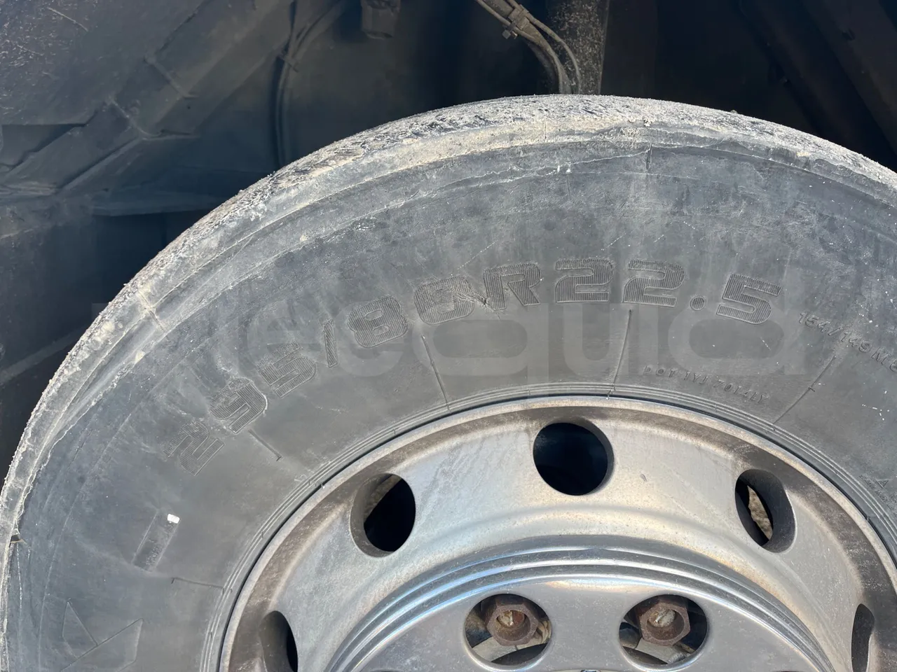 Mercedes-Benz OC 500 RF 1842 - Euro4 - 315kW - 13.500mt - rear left tire photo