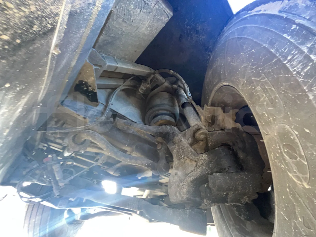 Mercedes-Benz OC 500 RF 1842 - Euro4 - 315kW - 13.500mt - front axle right side