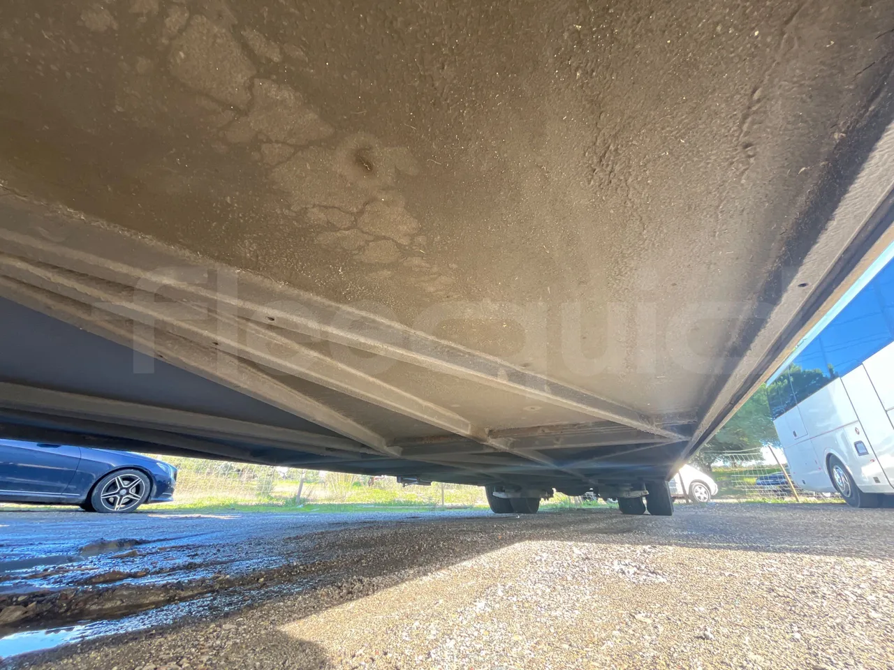 Mercedes-Benz OC 500 RF 1842 - Euro4 - 315kW - 13.500mt - central undercarriage photo