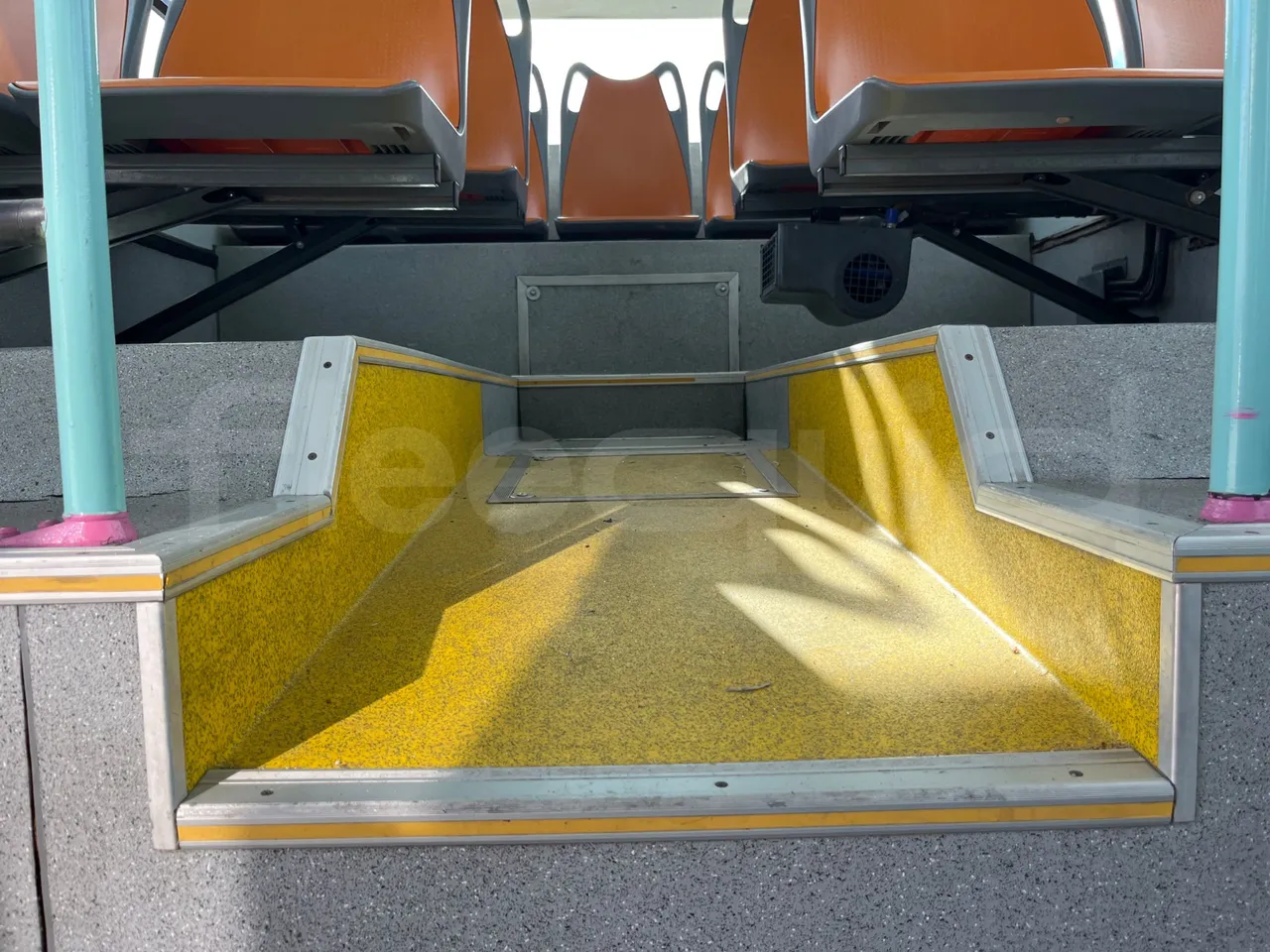 Autosan Suncity M09LE - Euro 5 - 132 kW - 8.550 mt - seat brackets photo