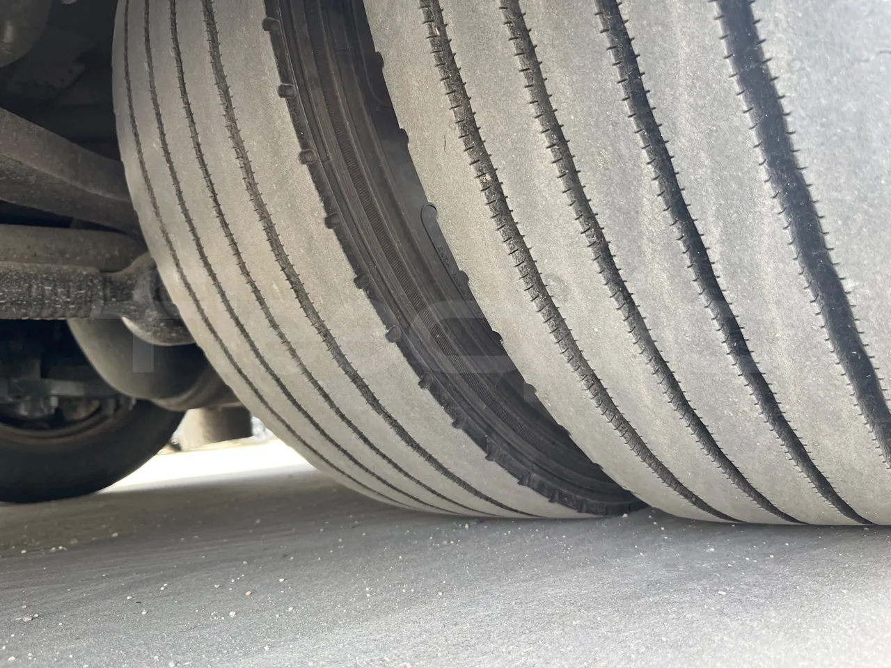 Autosan Suncity M09LE - Euro 5 - 132 kW - 8.550 mt - tread condition front tires left