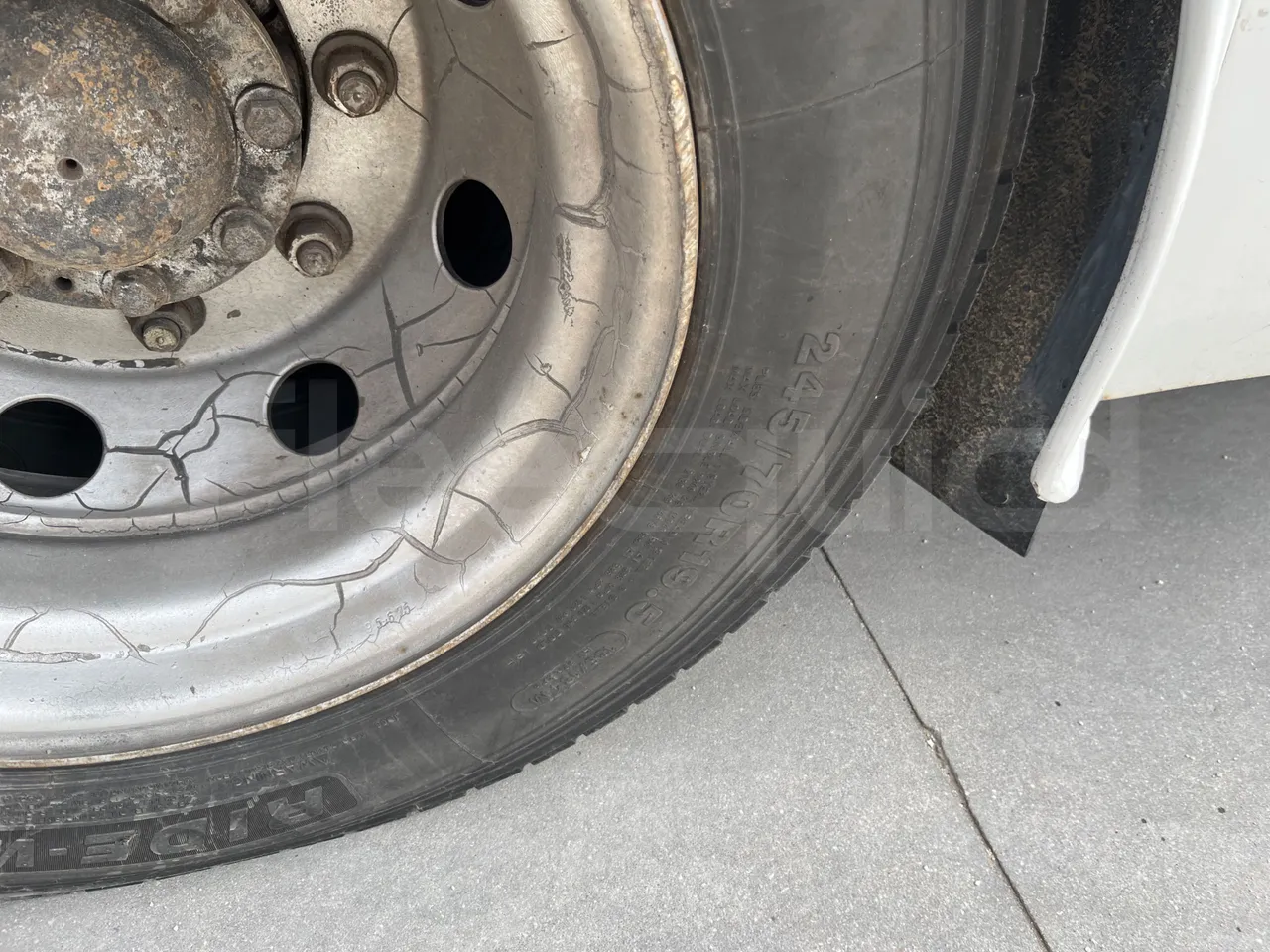 Autosan Suncity M09LE - Euro 5 - 132 kW - 8.550 mt - tread condition front tires right