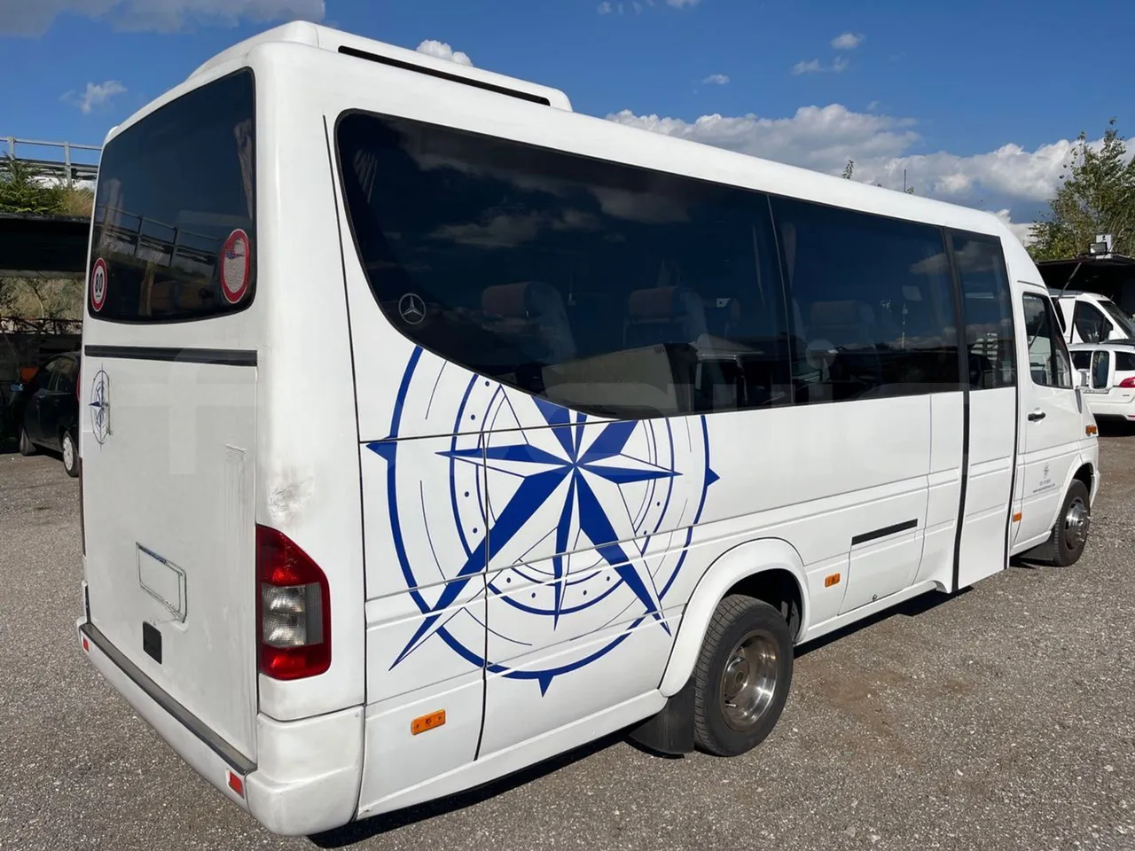 Mercedes-Benz Sprinter 416CD - EUR3 - 115kW - 6.995 - 3/4 right rear doors closed