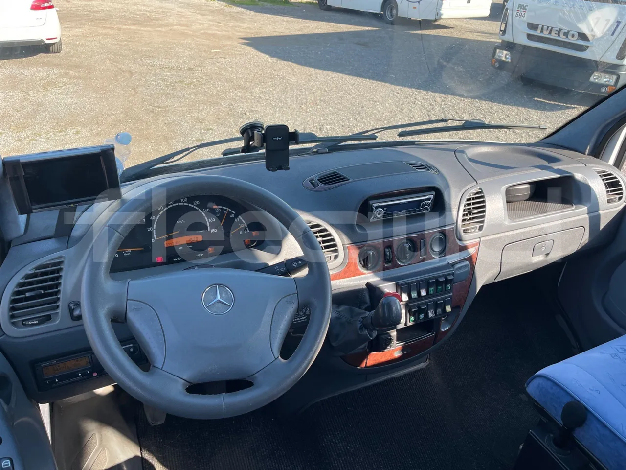 Mercedes-Benz Sprinter 416CD - EUR3 - 115kW - 6.995 - radio accessories photo