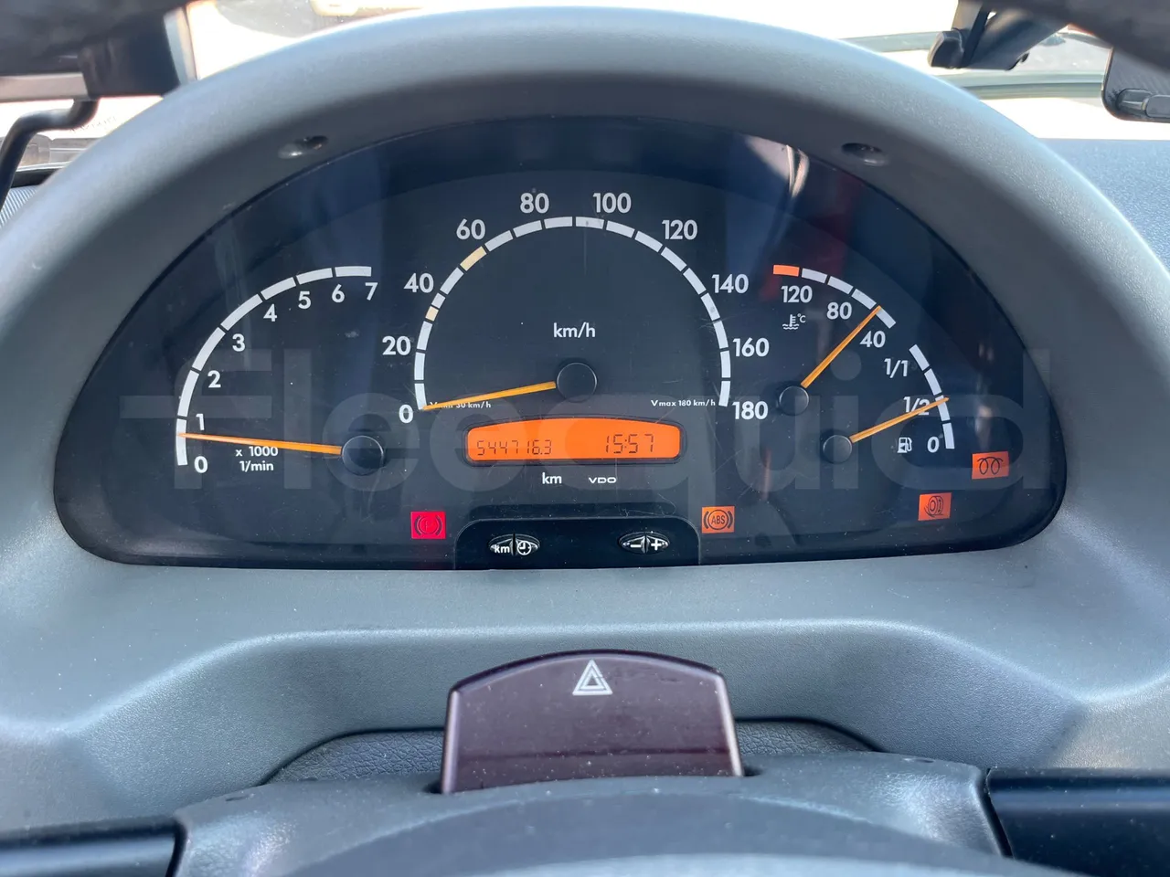 Mercedes-Benz Sprinter 416CD - EUR3 - 115kW - 6.995 - dashboard lights on