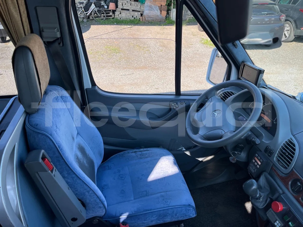 Mercedes-Benz Sprinter 416CD - EUR3 - 115kW - 6.995 - driver's seat photo
